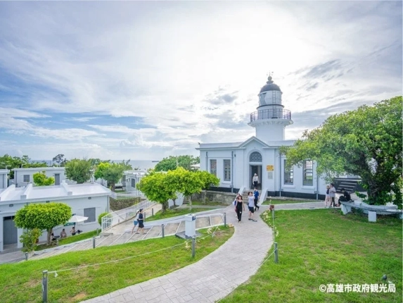 高雄の白い灯台