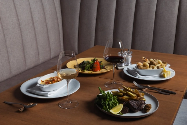 レストランの料理全体