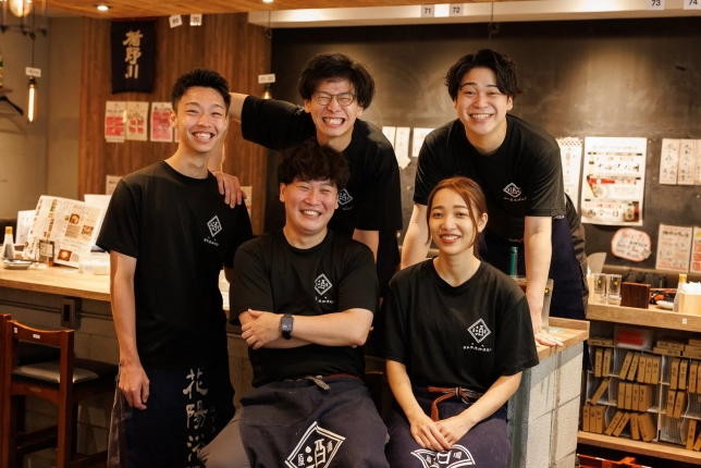 日本酒原価酒蔵のスタッフ集合写真