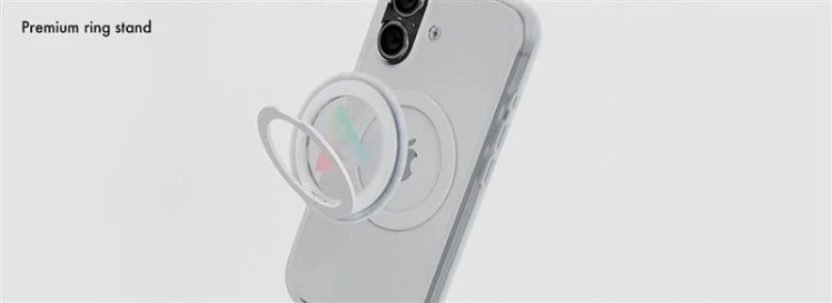白いスマートフォンにマグネット式のリングスタンドが取り付けられている画像です。リングは開いた状態で、スマートフォンを立てるスタンドとして機能する様子を示しています。