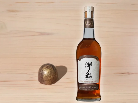 JAPANESE SINGLE MALT WHISKY 御岳 2025とチョコレート