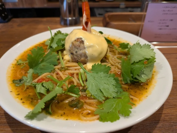 パスタとミートボール